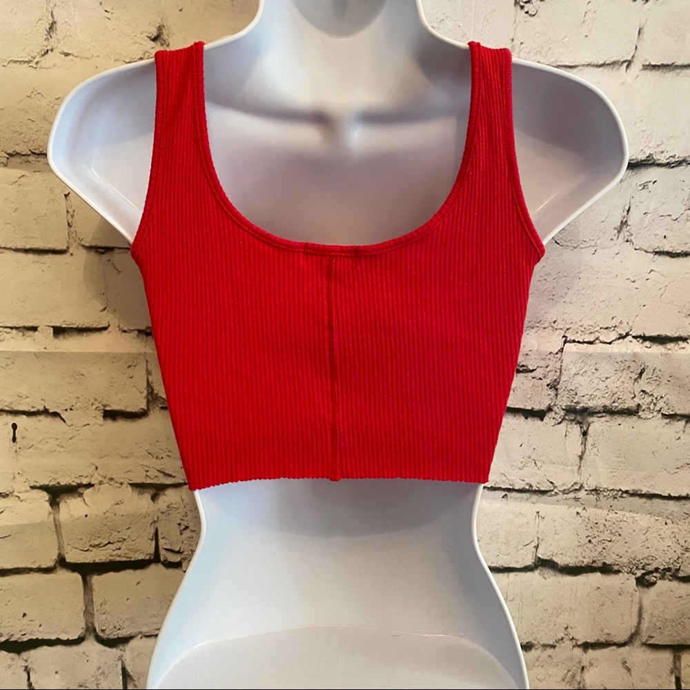 UO Red Ribbed Crop Tank - Picture 4 of 6